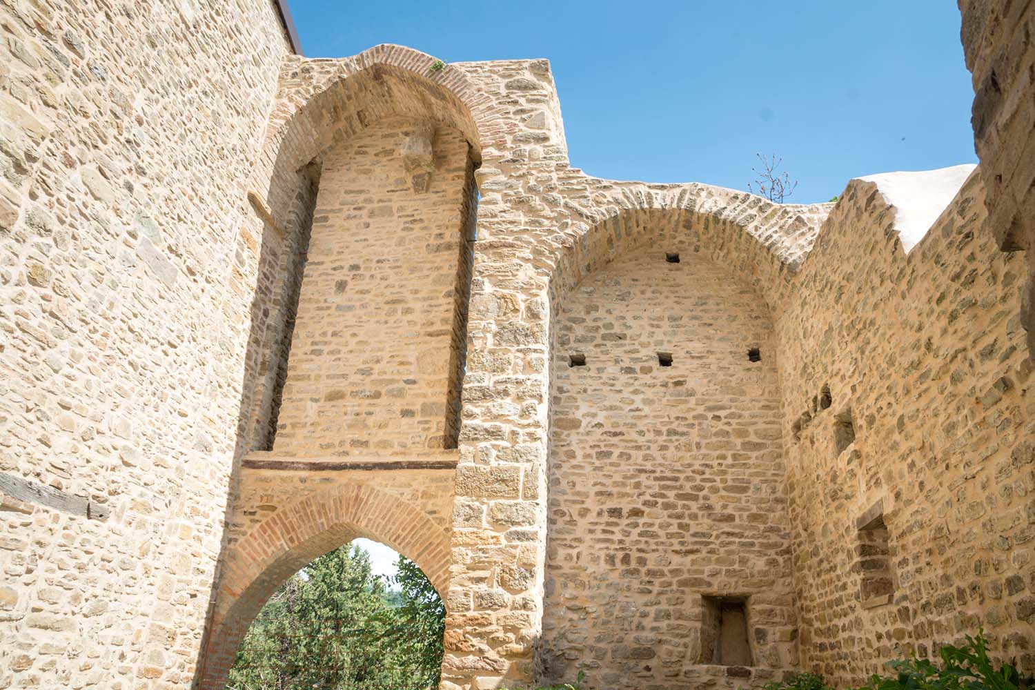 Sapevi che Mazzocchi Legno ha scelto con cura la calce ecologica e tradizionale per il restauro di un castello del 993 d.C.?